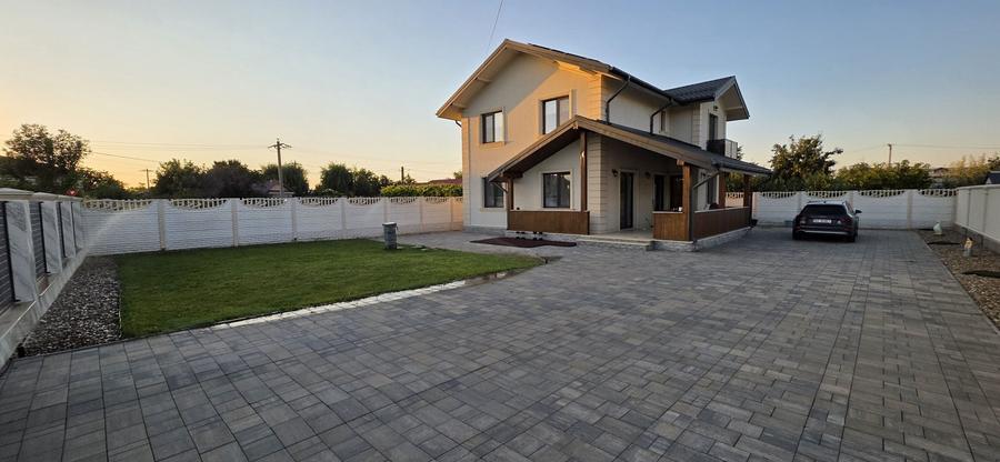 Casă cu 4 camere în Tăbărăști