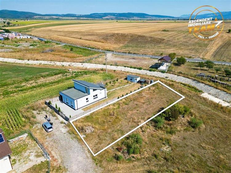Teren Construcții intravilan de 824 mp, în Arcuș