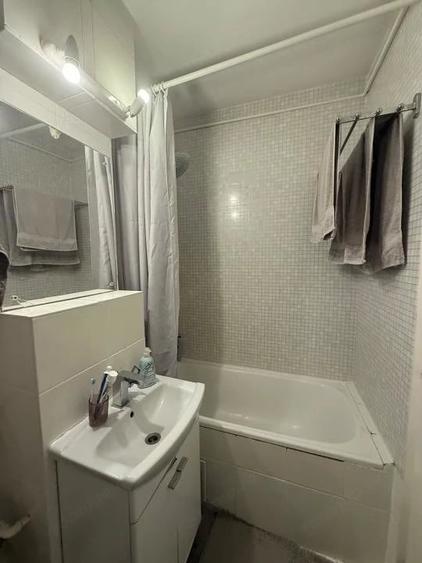 Apartament cu 2 camere decomandat în Vest