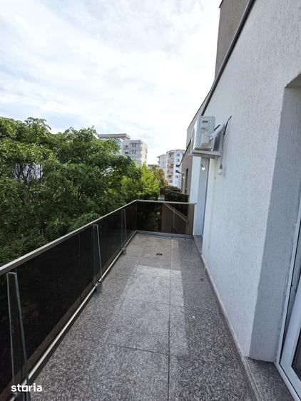 Banul Udrea, la cateva minute de Mihai Bravu, Studio dublu 500 EUR - 8