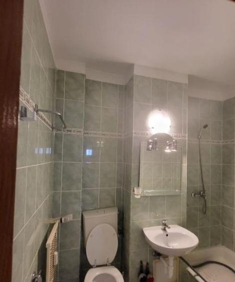 Apartament cu 4 camere decomandat în 1 Mai