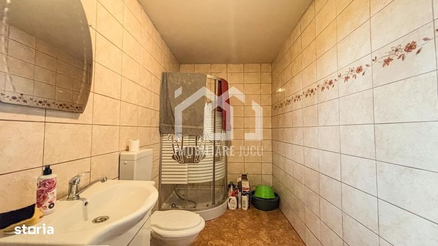 Casă cu 3 camere în Jucu