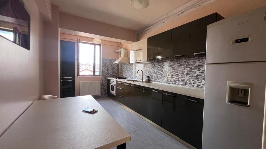 Apartament cu 3 camere decomandat în Prelungirea Ghencea