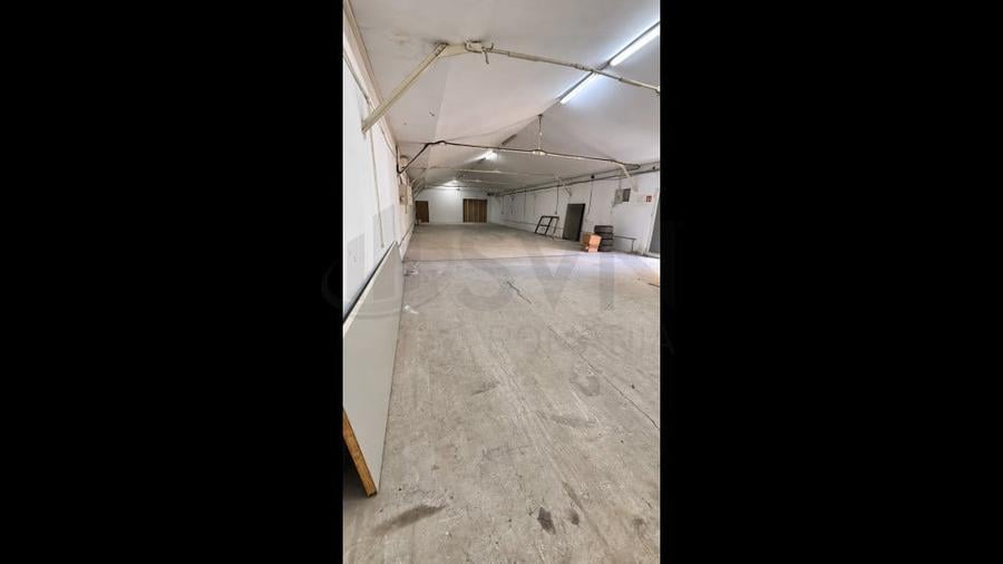Spațiu comercial, de 932 mp, în Vest