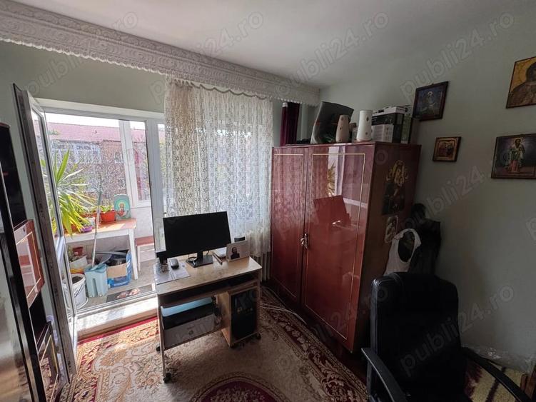 Apartament cu 2 camere nedecomandat în Cetate