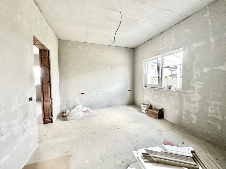 Duplex cu 3 camere cu Canalizare în Urseni