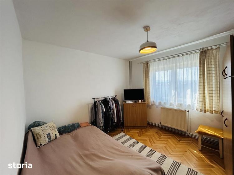 Apartament cu 3 camere decomandat în Terezian