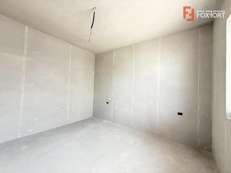 Duplex cu 4 camere cu Canalizare în Săcălaz