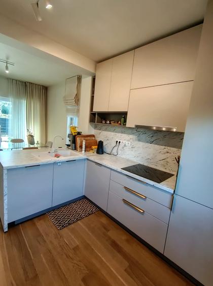 Duplex cu 4 camere cu Canalizare în Florești
