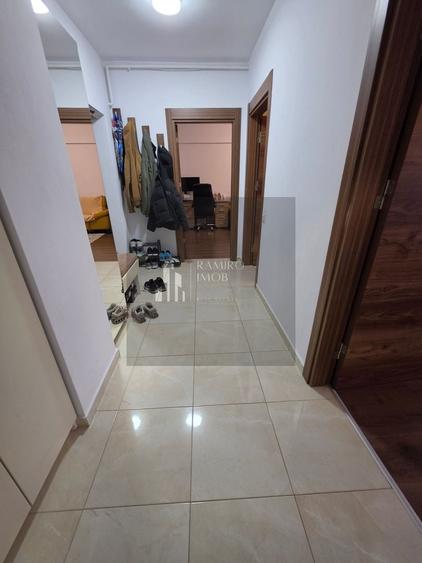 Apartament cu 2 camere decomandat în Metalurgiei