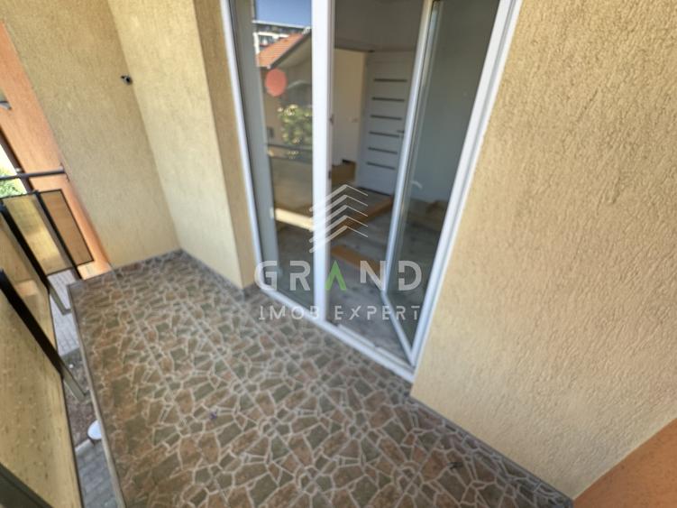Duplex cu 4 camere cu Canalizare în Iris