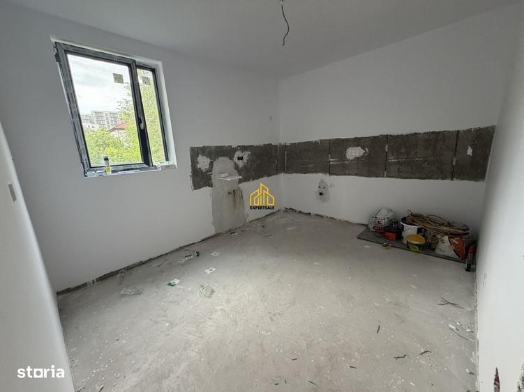 Casă cu 4 camere în Prelungirea Ghencea