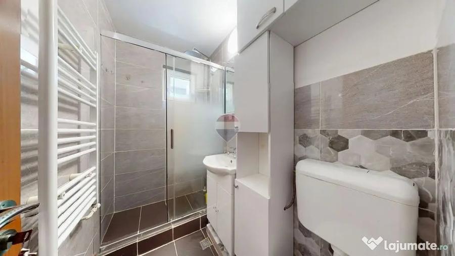 Apartament cu 2 camere decomandat în Noua