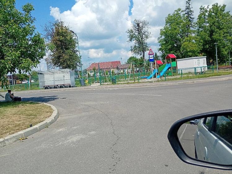 Teren de 1010 mp, în Stupini