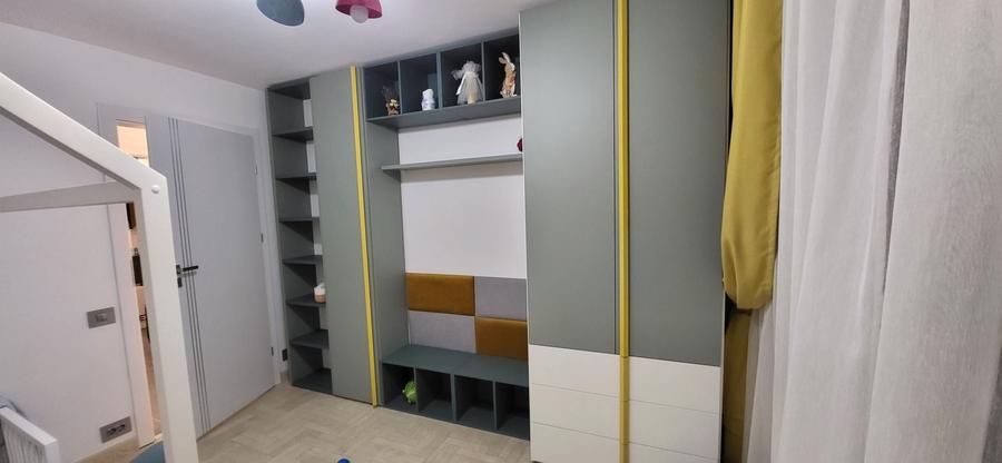 Apartament cu 4 camere decomandat în Aviației
