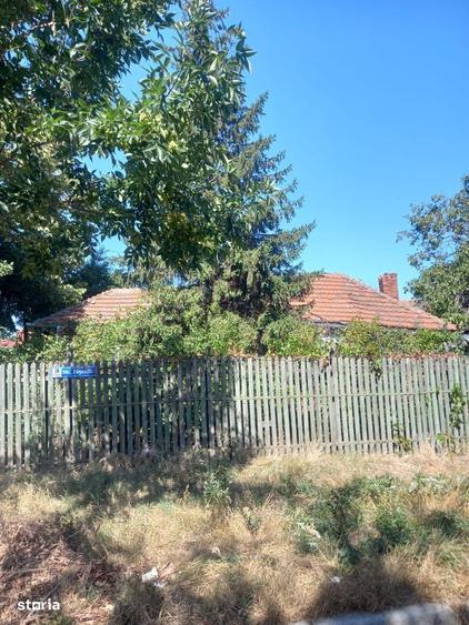 Casă cu 3 camere cu Teren 379 Mp în Central