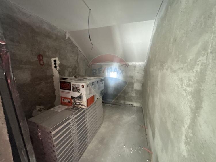 Casă cu 6 camere cu Teren 1300 Mp în Satulung