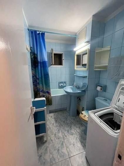 Apartament cu 3 camere semidecomandat în Șagului