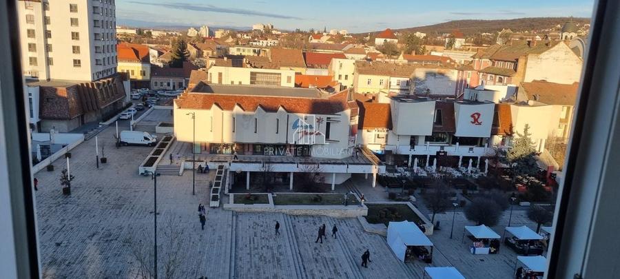 Apartament cu 2 camere semidecomandat în Ultracentral
