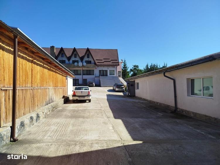 Casă cu 4 camere cu Teren 4200 Mp în Central