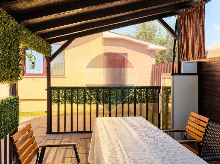 Casă individuală cu 5 camere cu Teren 375 Mp în Calea Romanului