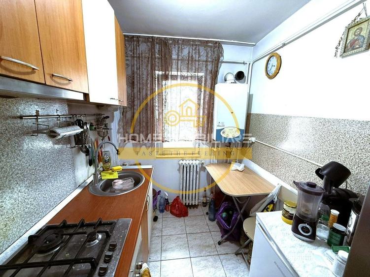 Apartament cu 3 camere semidecomandat, mobilat în Alexandru cel Bun