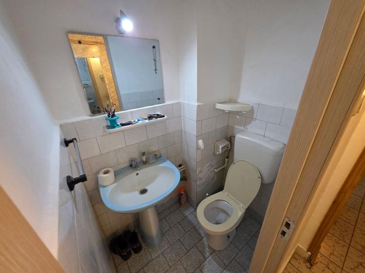 Apartament cu 3 camere decomandat în Km 4-5