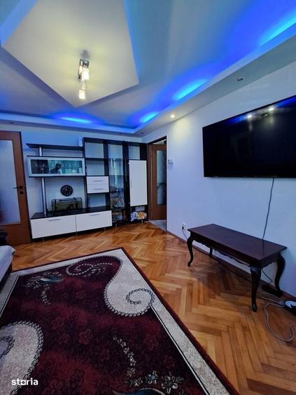 Apartament cu 3 camere semidecomandat în Central