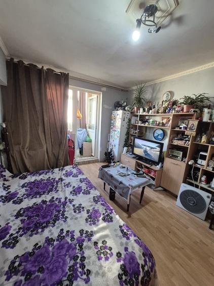 Apartament semidecomandat în Costin Georgian