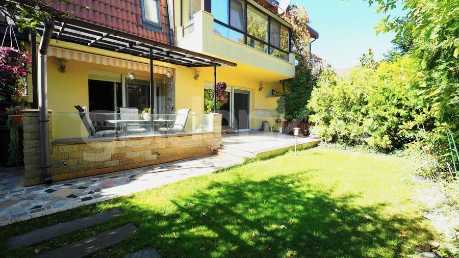Duplex cu 6 camere cu Piscina în Iancu Nicolae