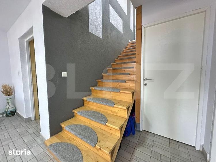 Casă cu 4 camere cu Teren 1660 Mp în Vulcan
