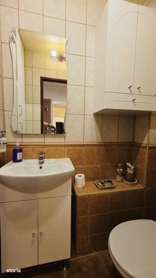 Apartament cu 3 camere, mobilat în Moșilor