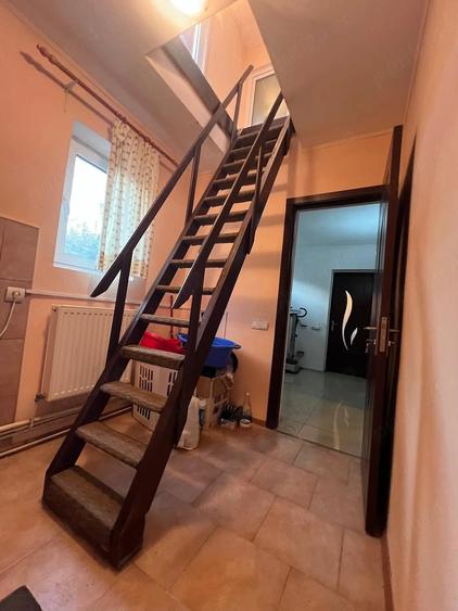 Casă cu 5 camere cu Teren 611 Mp în Cornu