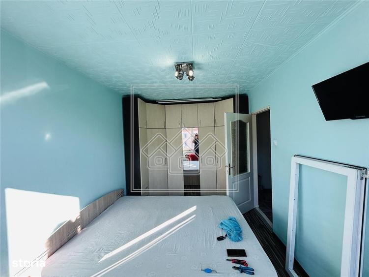 Apartament cu 2 camere decomandat în Terezian