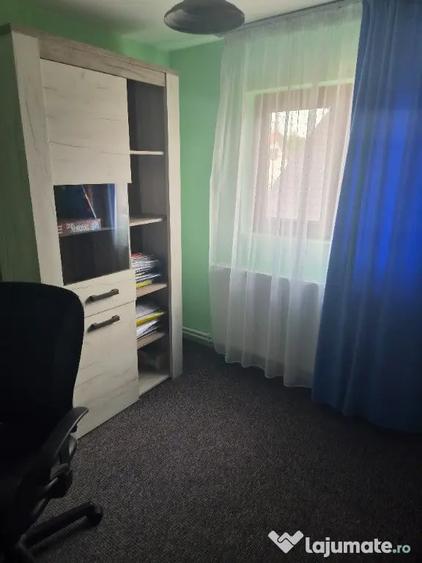 Casă cu 5 camere cu Teren 700 Mp în Șendreni