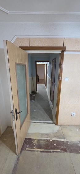 Apartament cu 3 camere decomandat în Exterior Vest