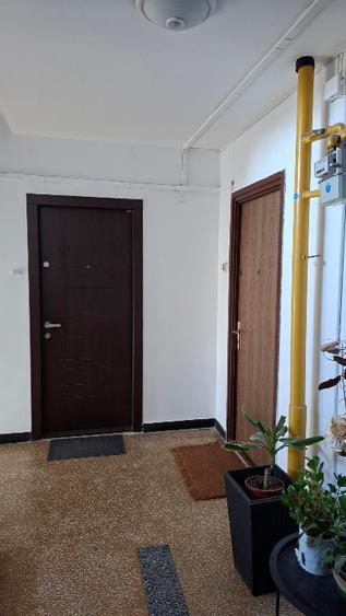 Apartament cu 2 camere semidecomandat în Dristor