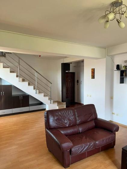 Apartament cu 4 camere decomandat în Dristor