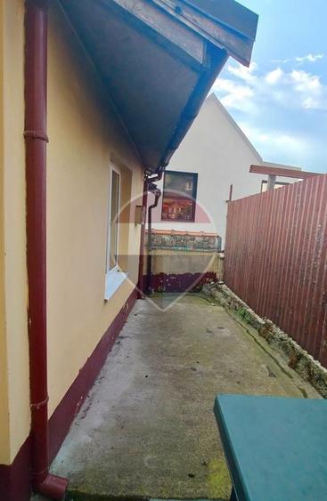 Casă cu 3 camere cu Teren 150 Mp în Schei