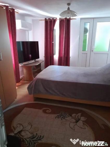 Casă cu 2 camere cu Teren 1800 Mp în Central