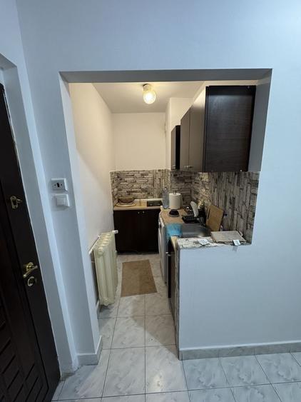 Garsonieră decomandată în Lucrețiu Pătrășcanu