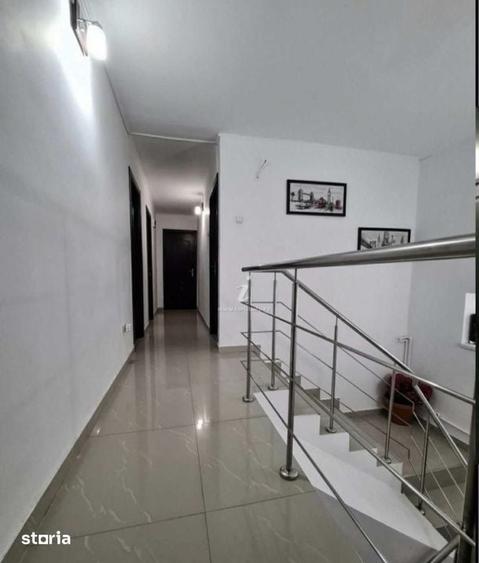 Casă cu 9 camere cu Teren 300 Mp în Nord