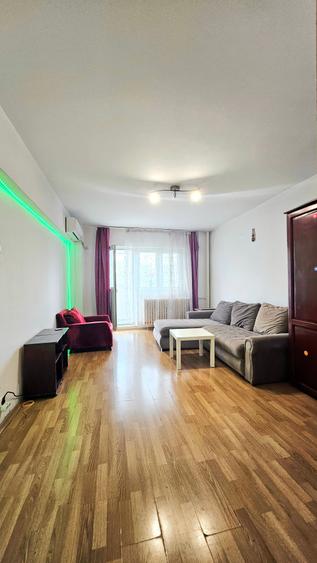 Apartament cu 2 camere semidecomandat în Berceni