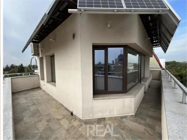 Casă cu 10 camere în Aviatorilor