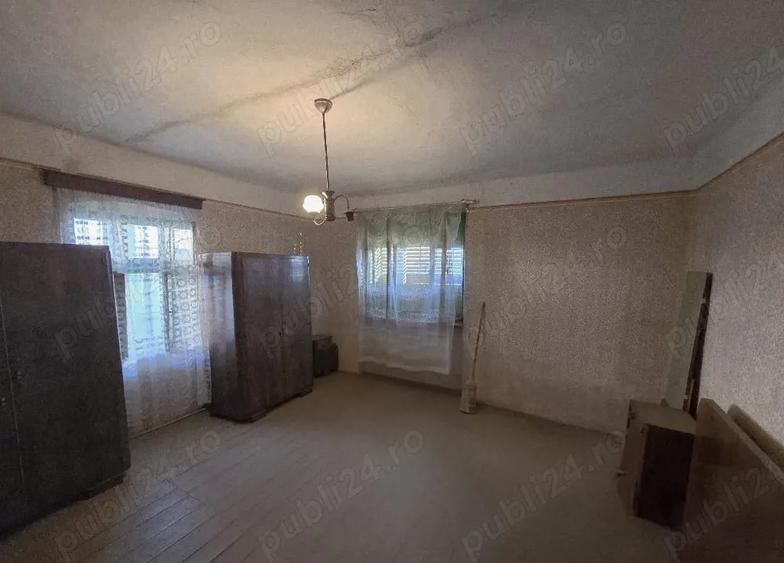 Casă cu 3 camere cu Teren 1470 Mp în Central