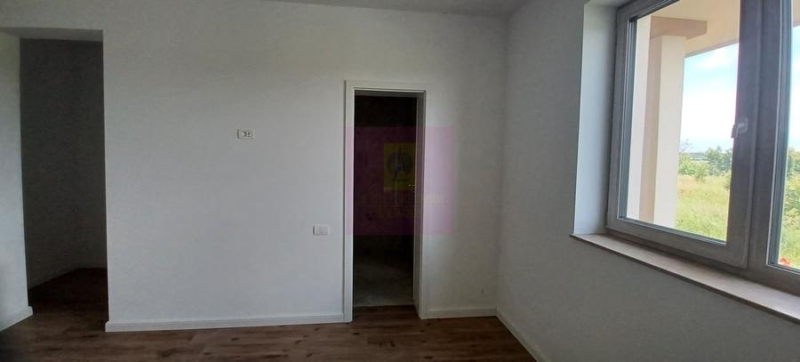 Casă cu 4 camere cu Teren 514 Mp în Nord