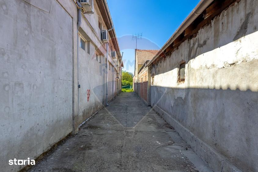 Spațiu comercial, de 400 mp, în Aradul Nou