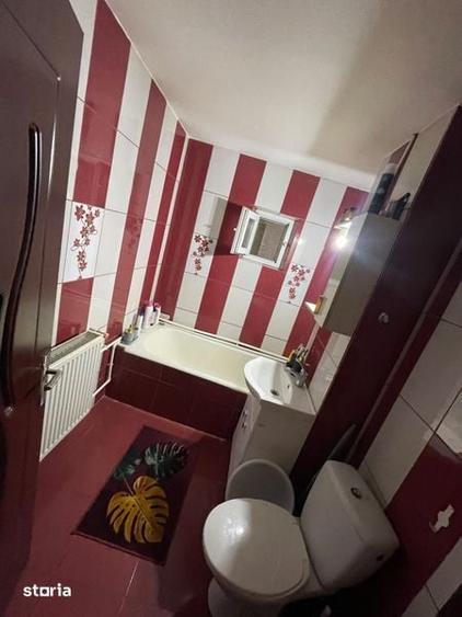 Apartament cu 4 camere decomandat în Broșteni