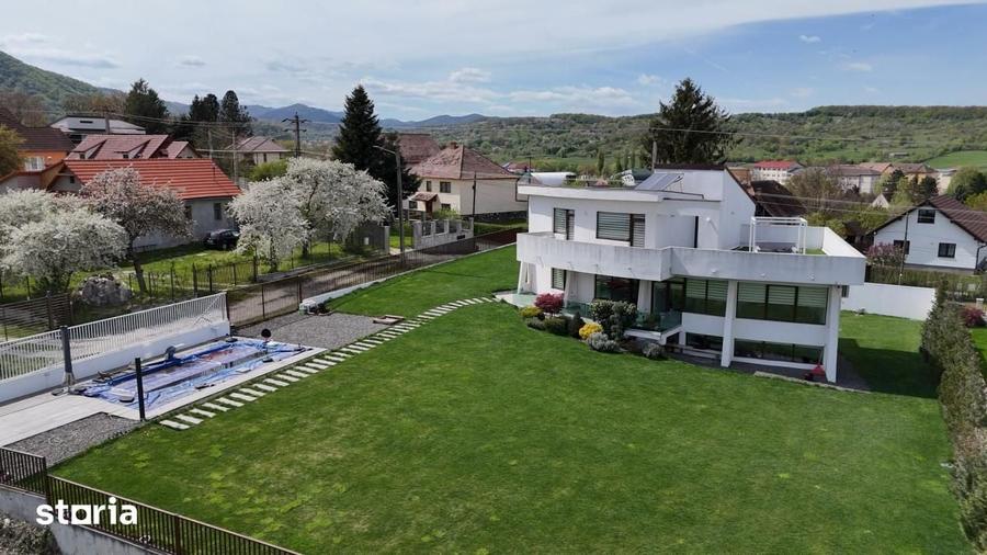 Vila de lux 5 camere +1500mp teren Cisnadie - 3