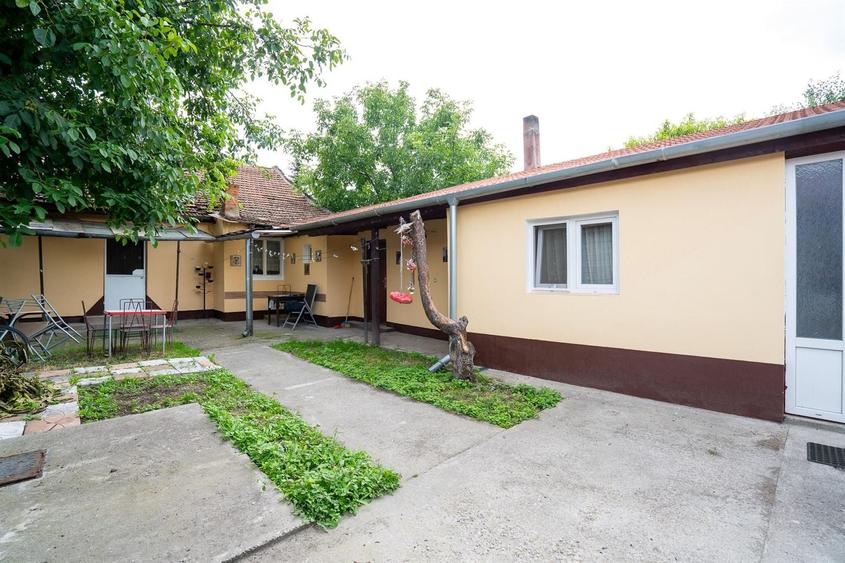 Casă individuală cu 5 camere decomandat cu Canalizare în Cantemir